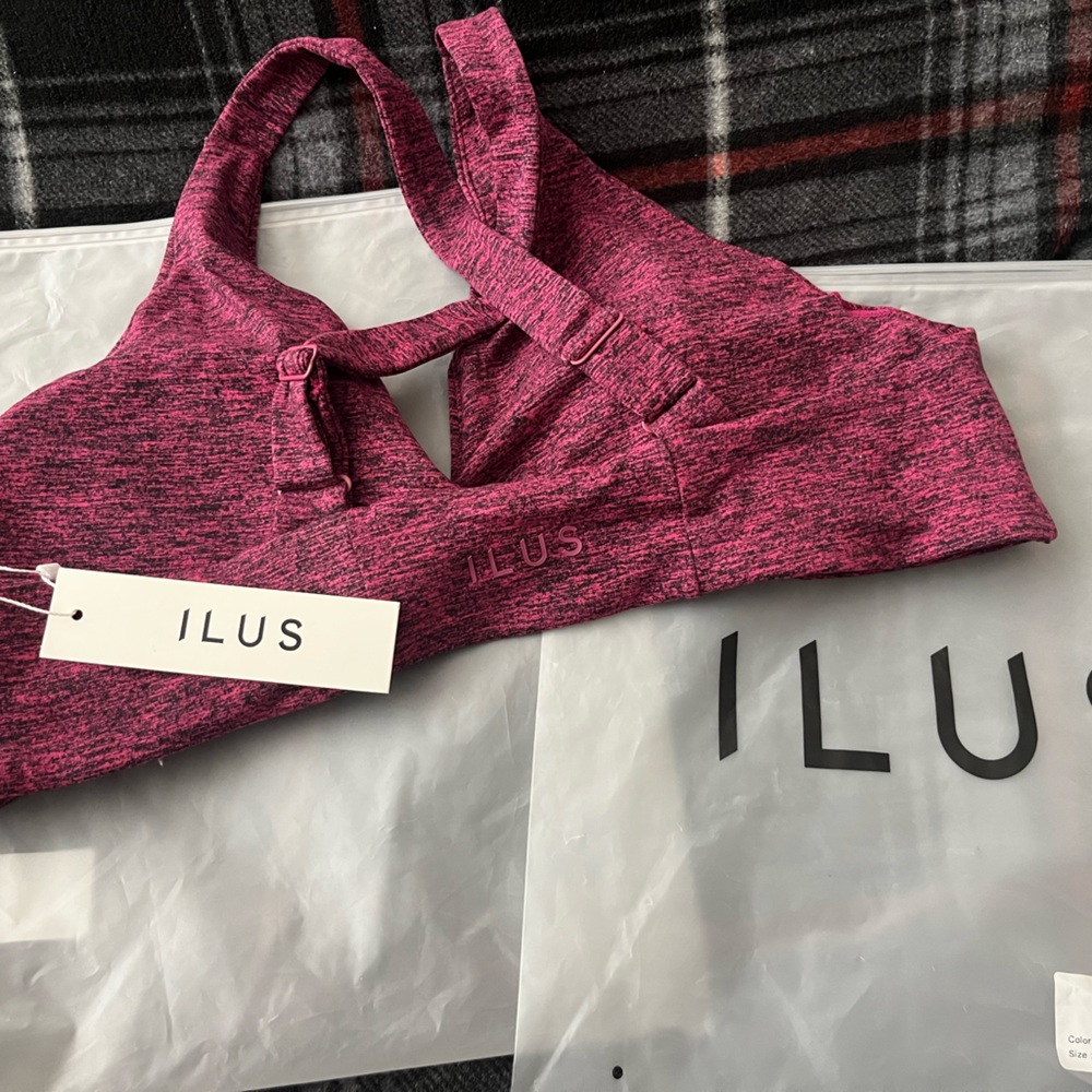 ILUS Sports bra - Picture 2 of 2